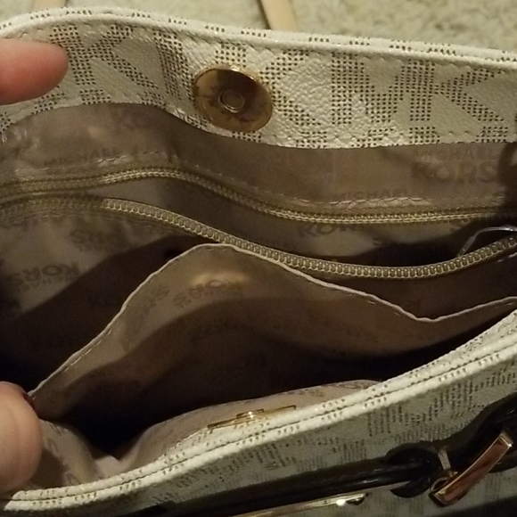 Michael Kors crossbody - Picture 4 of 5